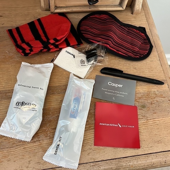 American Airlines Cole Haan Amenity Kit Bag NWT 2018 Red Black Filled - Picture 4 of 7